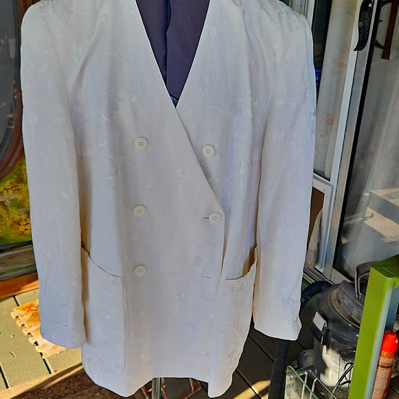 Hasselbach Renate Off White Linen Jacket - Picture 1 of 7